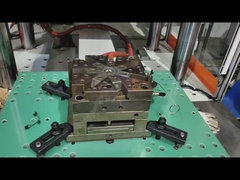 Mesin Cetak Injeksi Slide Tunggal Vertikal 160Ton Digunakan Untuk Filter Udara Kabin